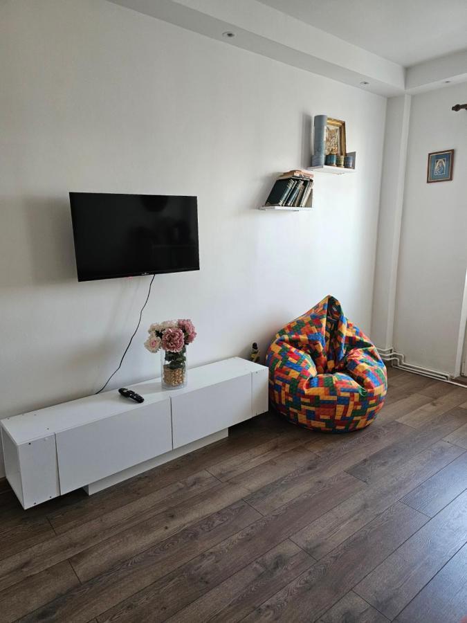 Apartament Near The Park Two Rooms Bucharest Exterior photo